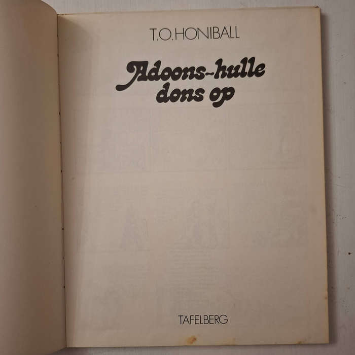 Adoons-hulle dons op (T.O. Honiball)