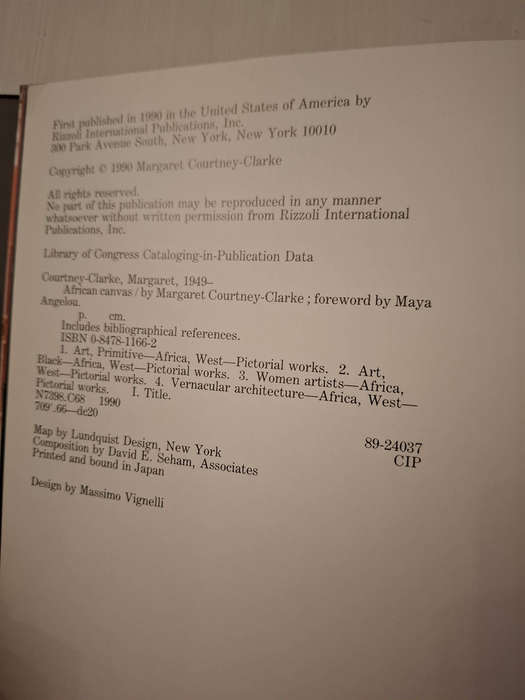 African Canvas: The Art of West African Women (Margaret Courtney-Clarke)