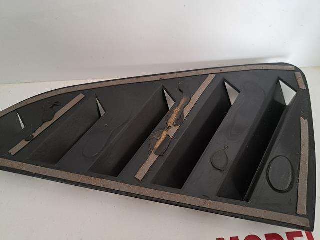 VOLKSWAGEN POLO REAR QUARTER VENT LOUVRE