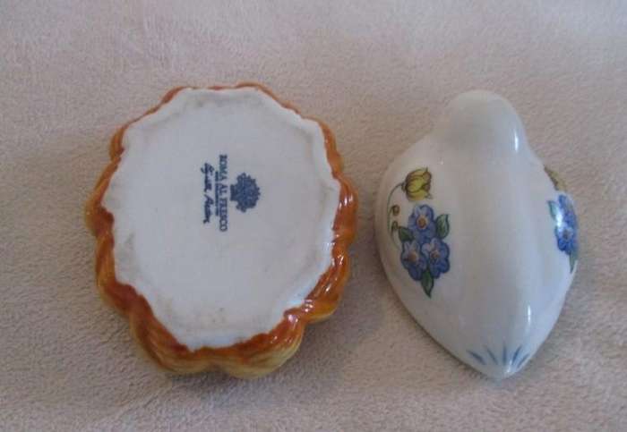 Three Elizabeth Arden collectables for one price