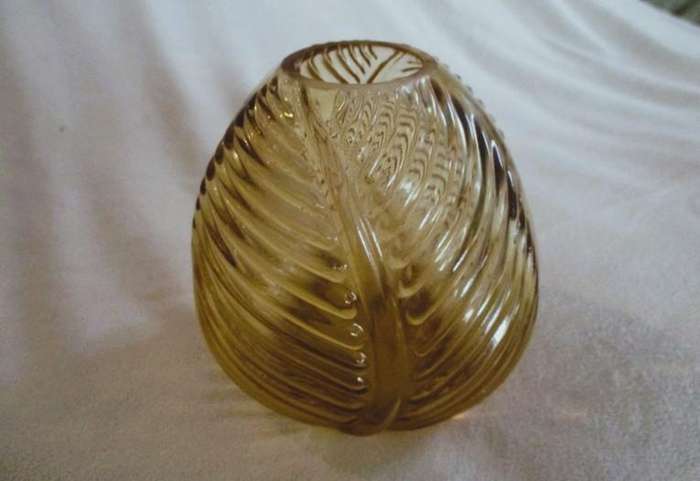 Vintage amber moulded glass vase with cabbage leaf pattern