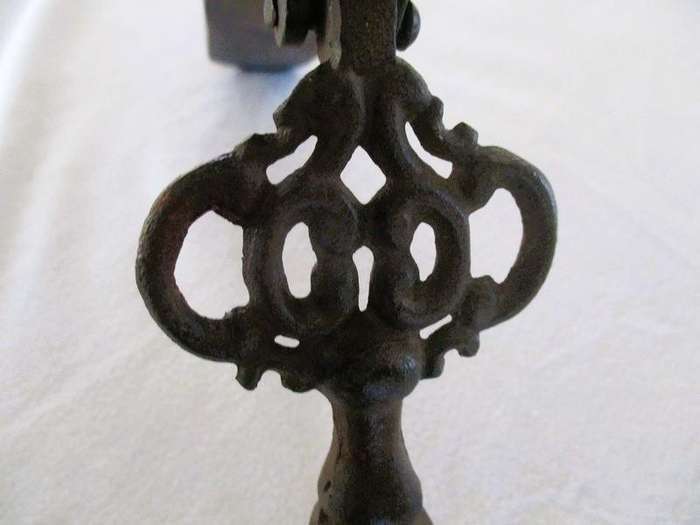 Vintage/antique heavy duty cast iron key-shaped door knocker