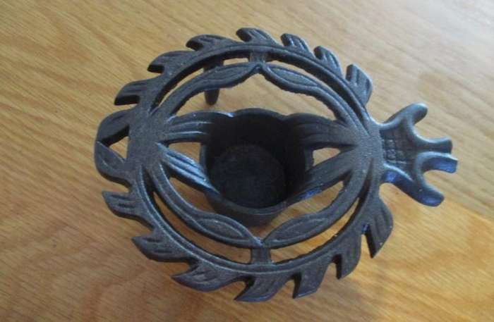 Vintage/antique cast iron trivet/pot holder cum warmer - made in Japan