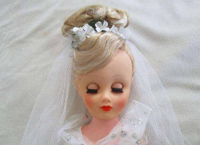 WOW!  Circa 1957-1965 - Vintage 14R Miss Revlon type doll in complete bridal outfit