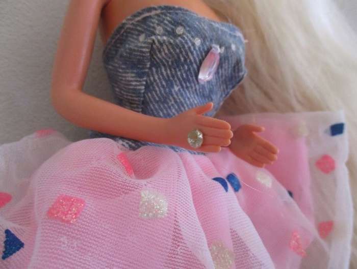 Vintage  Mattel  Barbie doll with the longest hair ever with original ring and earrings - knees bend