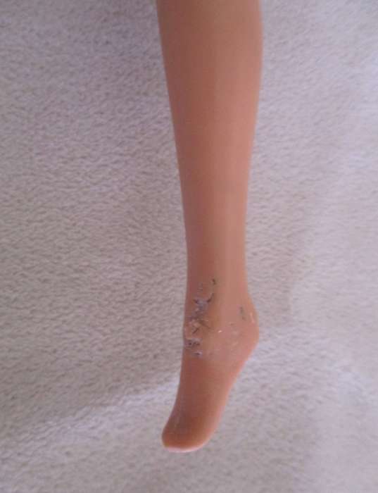 Vintage 1980's/90's Mattel Barbie doll with tight blonde curls - knees that bend