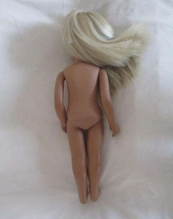 Rare Collector's doll - vintage 1960's/70's Sasha doll - Blonde Gingham Girl by Frido/Trendon