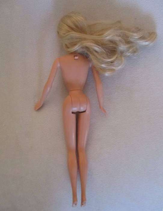Vintage 1998 Mattel Barbie Sleeping Beauty in original dress - knees bend