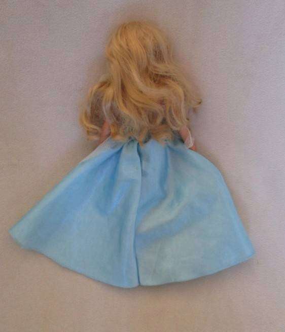 Vintage 1998 Mattel Barbie Sleeping Beauty in original dress - knees bend