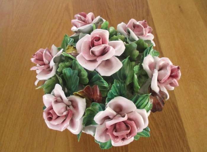 Vintage Italian masterpiece - really large porcelain bouquet of roses - wonderful condition