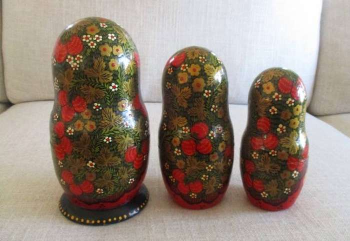 Exceptional VERY large vintage 10 piece Matryoshka nesting doll set - signed & excellent condition