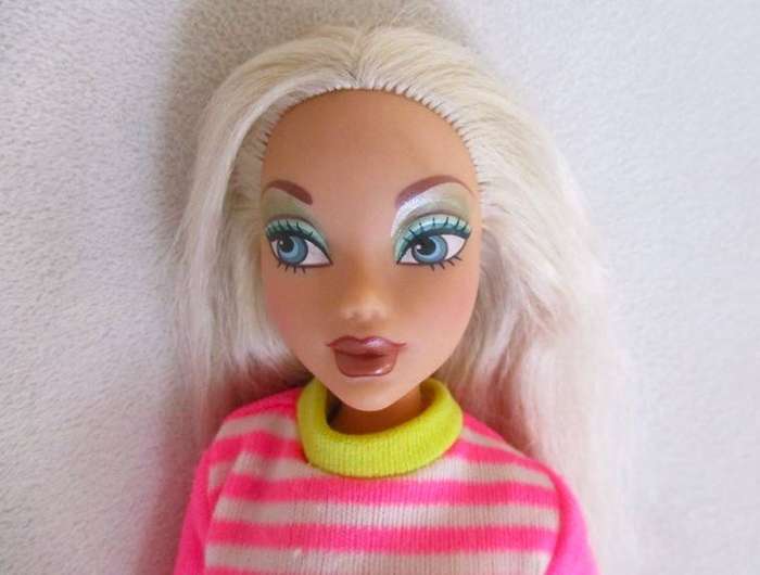 Rare Mattel My Scene Barbie - with original shoes -  Knees bend