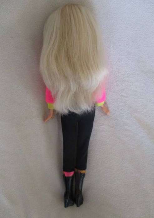 Rare Mattel My Scene Barbie - with original shoes -  Knees bend