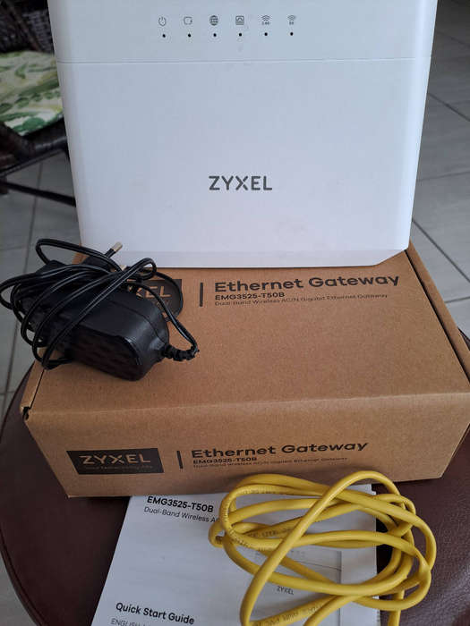 Zyxel EMG3525-T50B