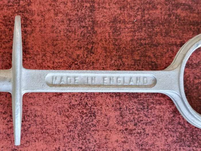 Vintage Parker Hale Gun stand