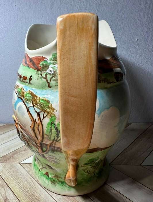 Crown Devon om die kampvuur jug circa 1930s
