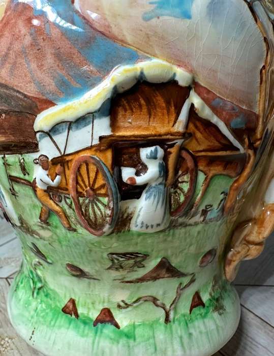 Crown Devon om die kampvuur jug circa 1930s
