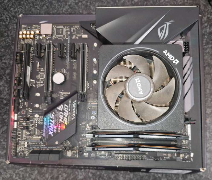 STRIX X470, Ryzen 3700X, 16GB RAM Combo Please Read