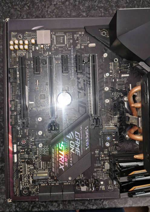 STRIX X470, Ryzen 3700X, 16GB RAM Combo Please Read