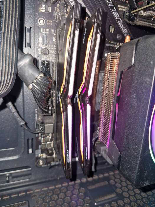 STRIX X470, Ryzen 3700X, 16GB RAM Combo Please Read