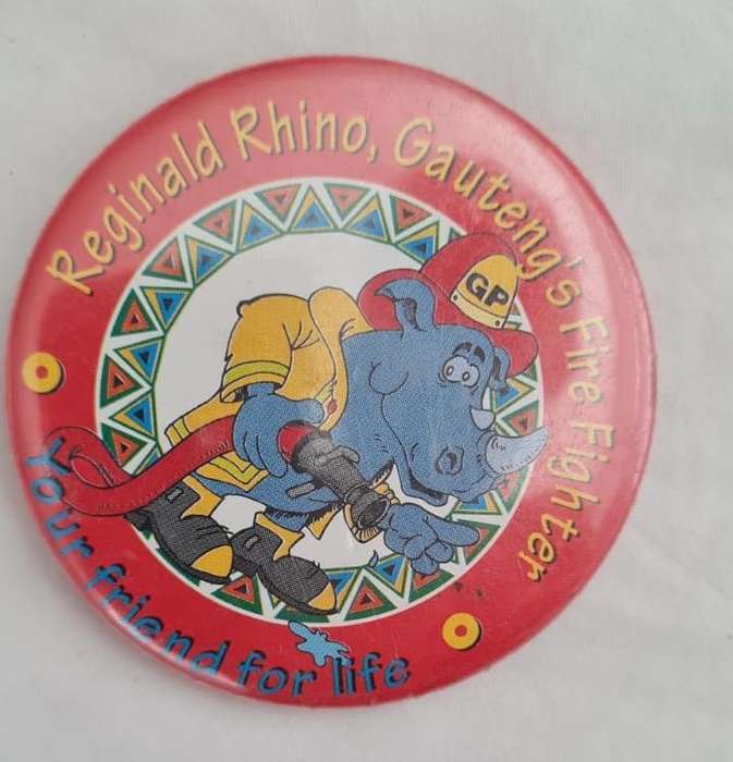 FIREFIGHTER VINTAGE PIN