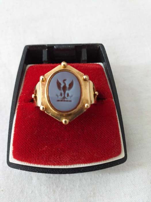 A Very Rare Antique 18ct Gold And Sardonix Spread Eagle Seal Ring - (15.2g)
