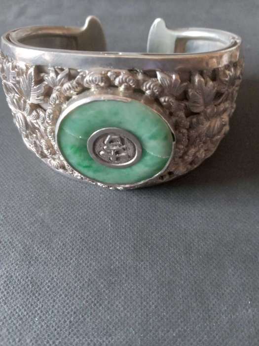 Rare Vintage Indo-Chinese Silver And Apple Green Jadeite Jade Cuff Bangle - (69.5g)