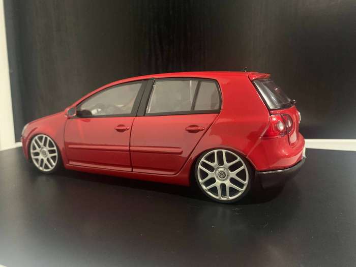 1:18 Scale 3D Printed Helios Rim & Tyre set
