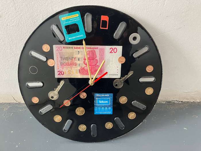 Creative resin art wall clock