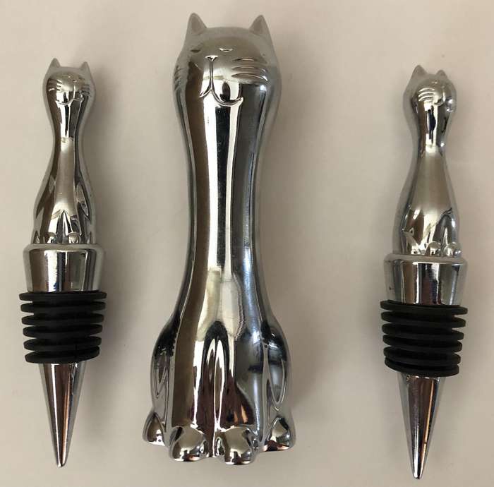 CAT BOTTLE OPENER CORKSCREW WITH TWO CAT WINE STOPPERS IN IMMACULATE CONDITION
