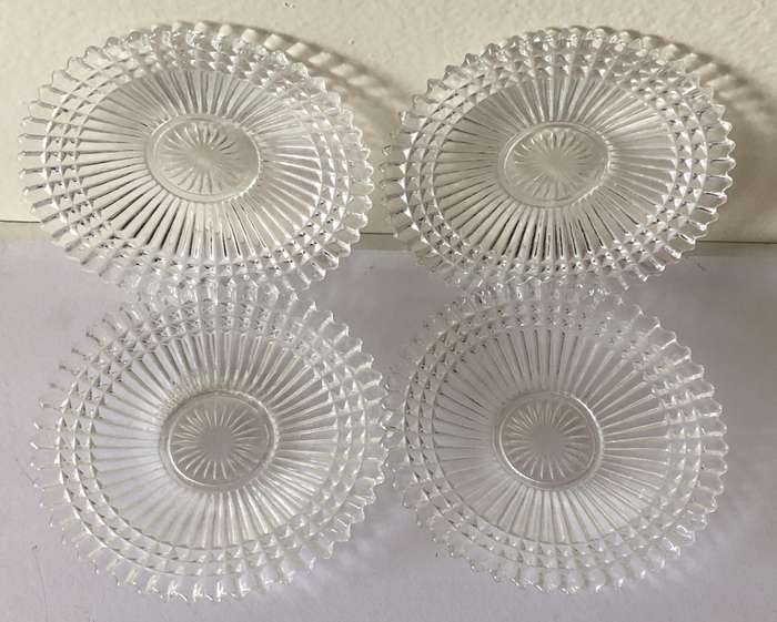 FOUR  BEAUTIFUL VINTAGE GLASS DESSERT/CAKE PLATES - 13CM