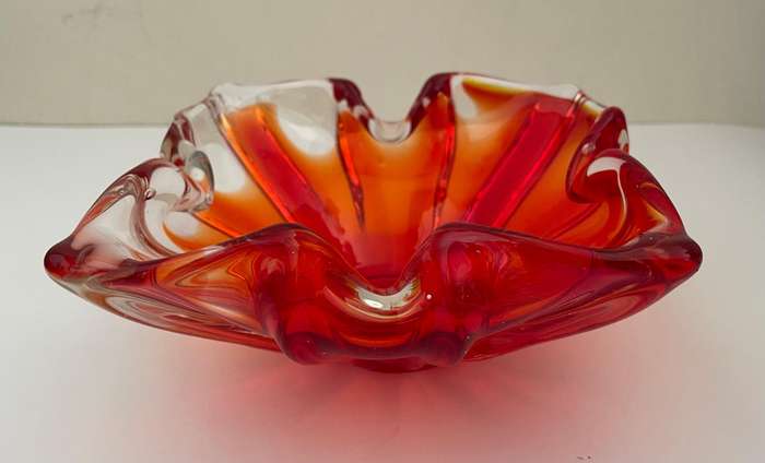 RED MURANO STUDIO GLASS BOWL 15CM