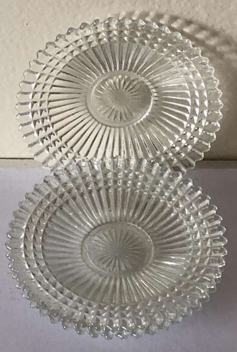 FOUR  BEAUTIFUL VINTAGE GLASS DESSERT/CAKE PLATES - 13CM