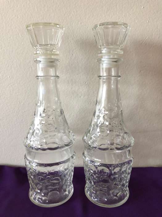 TWO DECANTERS WITH BEAUTIFUL DESIGN ON GLASS 29CM