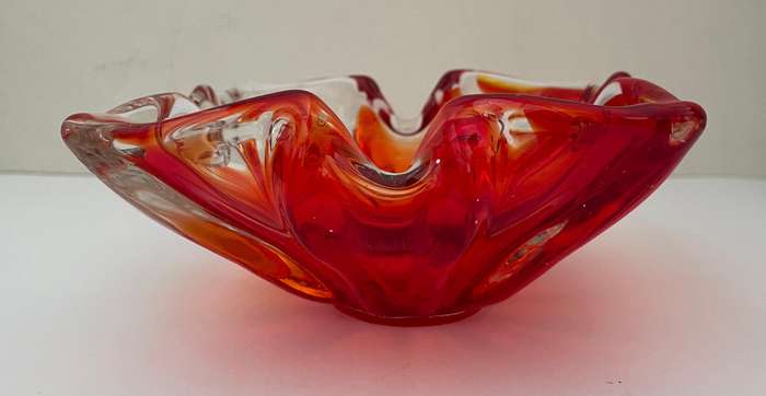RED MURANO STUDIO GLASS BOWL 15CM