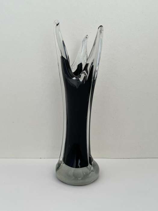 MURANO BLACK THREE FINGER GLASS VASE 20.5CM