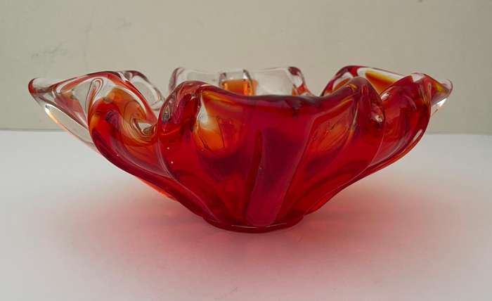 RED MURANO STUDIO GLASS BOWL 15CM