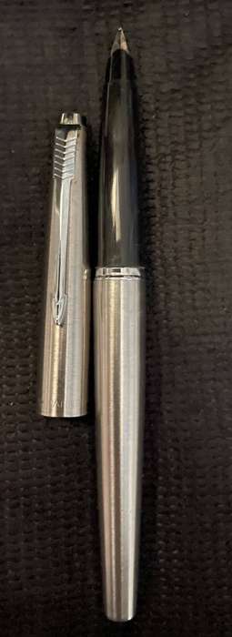 COLLECTABLE STAINLESS STEEL PARKER 45 FOUNTAIN PEN MADE IN ENGLAND