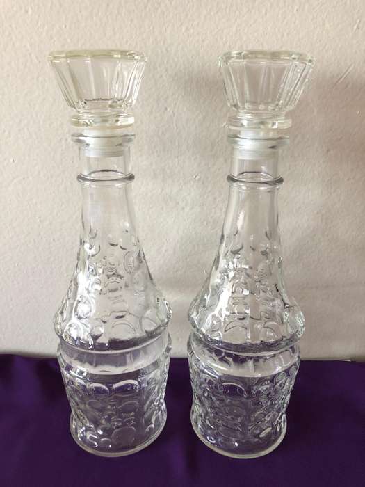 TWO DECANTERS WITH BEAUTIFUL DESIGN ON GLASS 29CM