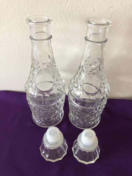 TWO DECANTERS WITH BEAUTIFUL DESIGN ON GLASS 29CM