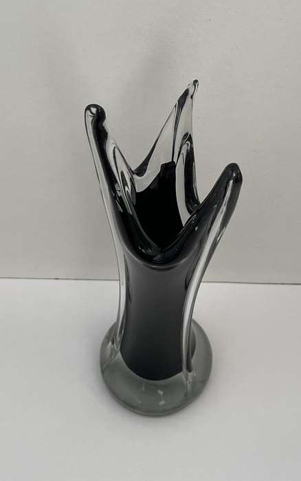 MURANO BLACK THREE FINGER GLASS VASE 20.5CM