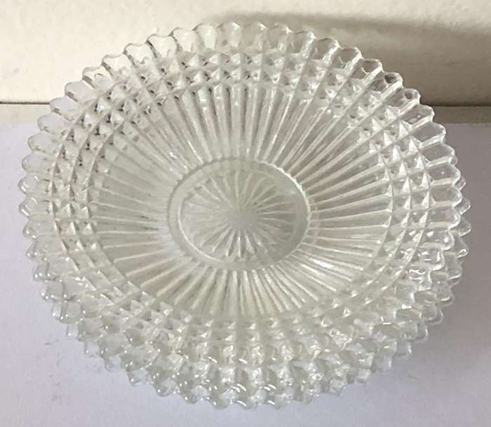 FOUR  BEAUTIFUL VINTAGE GLASS DESSERT/CAKE PLATES - 13CM