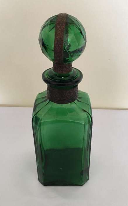 RARE VINTAGE ITALIAN GREEN GLASS DECANTER IN LEATHER EMBOSSED HOLDER