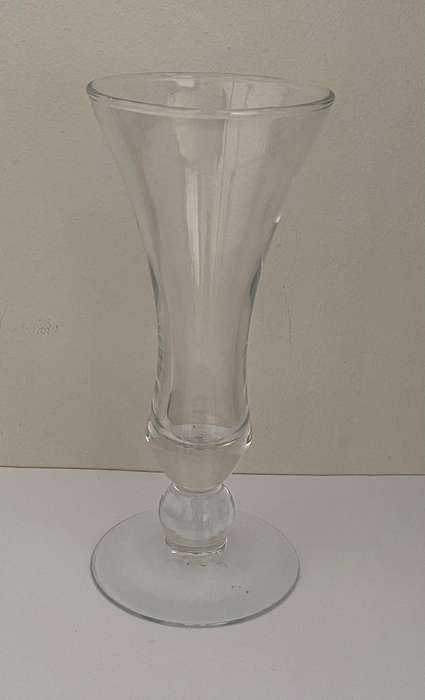 GLASS VASE 23CM