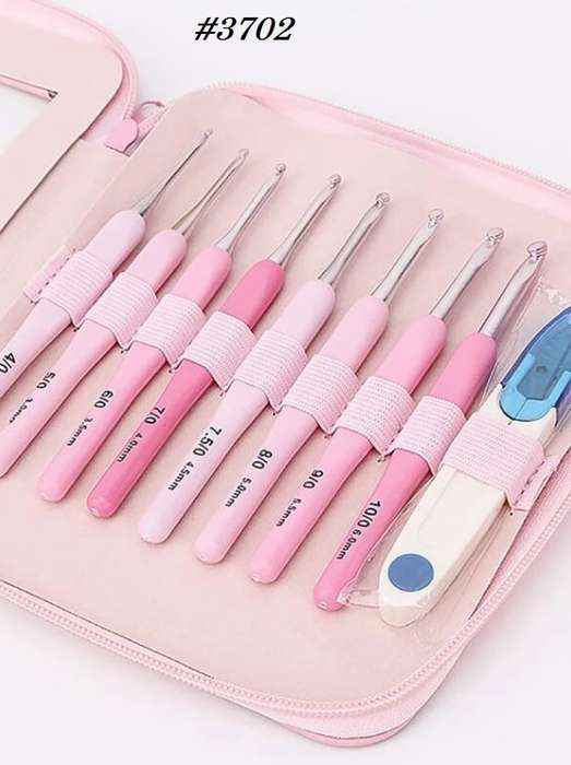 9 Piece Crochet Hook Set - includes pink case and fold-able scissors