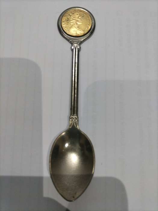 Little spoon QUEEN ELIZABERTH -GOLDEN JUBILEE-1952-2002-collectable antique teaspoons (tea spoon)