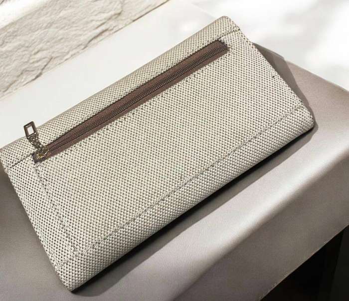 Guess Gelber Slim Clutch