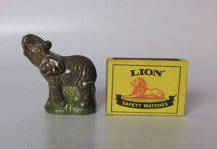 UNDER R100 - Collectable - A vintage Wade porcelain elephant whimsey
