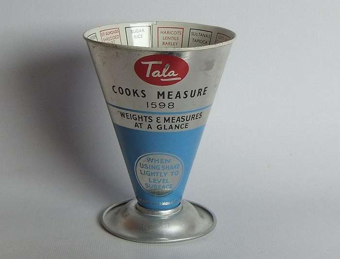 UNDER R100 - Vintage tin - Cooks measure by Tala England