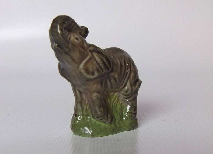 UNDER R100 - Collectable - A vintage Wade porcelain elephant whimsey